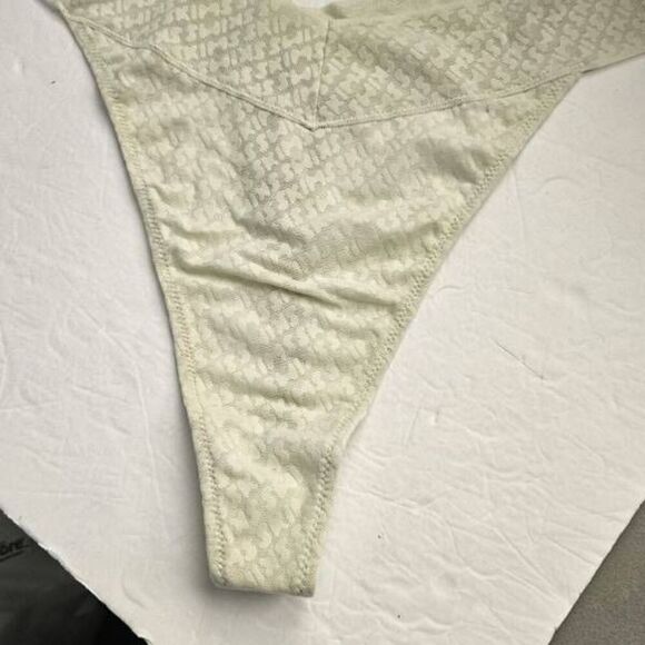SKIMS LOGO V CUT PANTY NWT - Picture 3 of 8